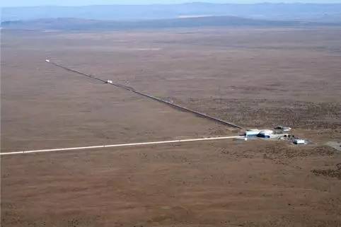 1455261014396247.jpg LIGO 汉福德台址鸟瞰.jpg
