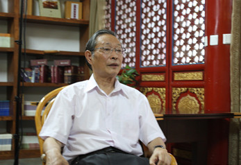 1455285686532751.jpg 杨天石.jpg