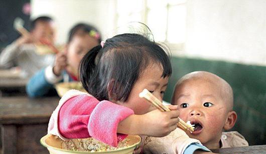 校长克扣学生口粮.jpg