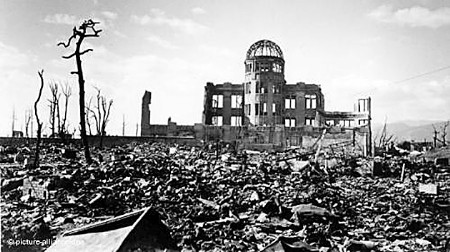 日本广岛核爆后现场.jpg