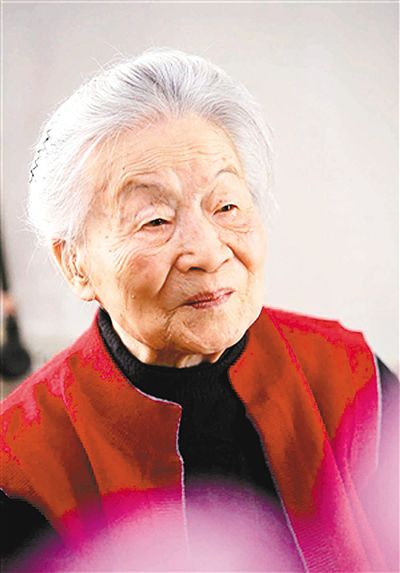 杨绛先生虽然已105岁高龄，但身体一直还不错