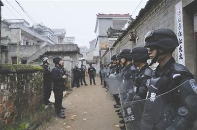 “重金求子”诈骗村变形记