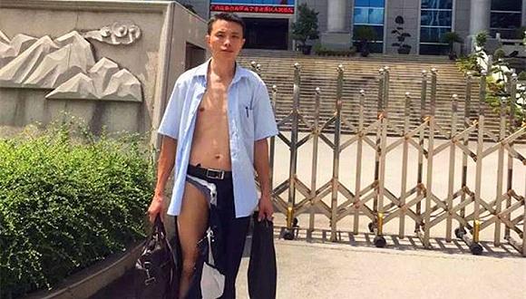 律师法院信访室被打.jpg