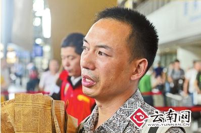 见到亲人喜极而泣.jpg