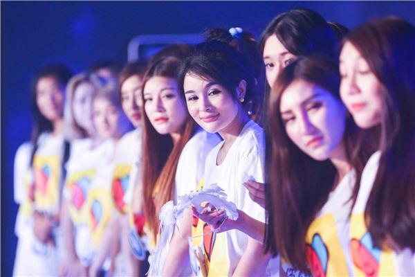 史上最尴尬!杭州网红脸识别大战 亲妈找了十几分钟认错女儿