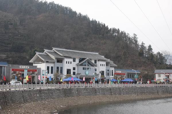 圣天庄园全景.JPG
