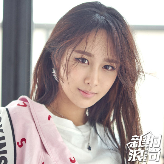 杨紫粗眉