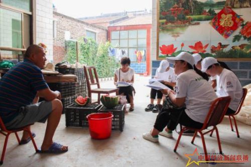 走访当地种植户.jpg