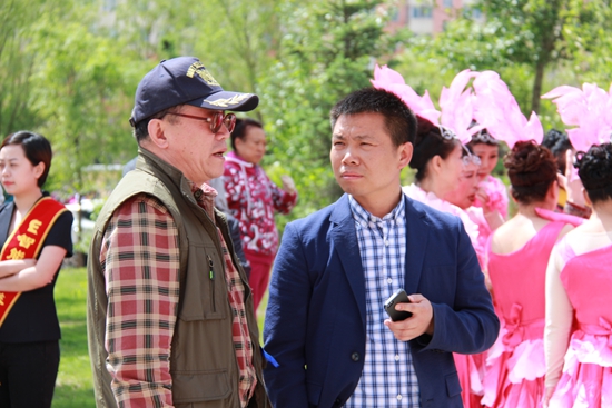 记者实地采访牡丹江市E护理智能居家养老服务中心总经理邓林.jpg
