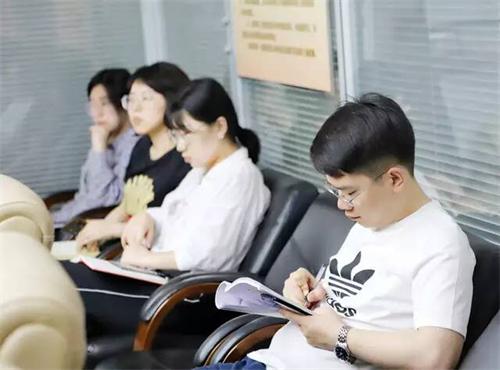 她.jpg