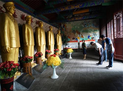 红1.jpg