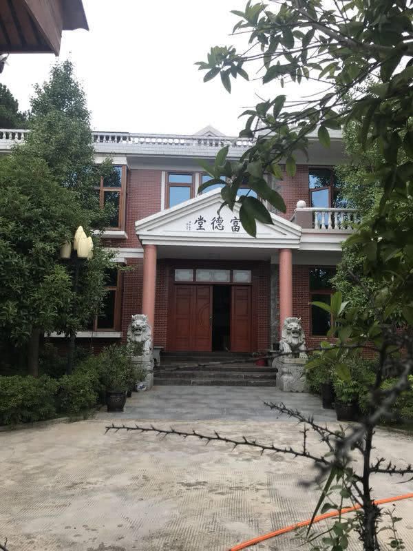 145.jpg