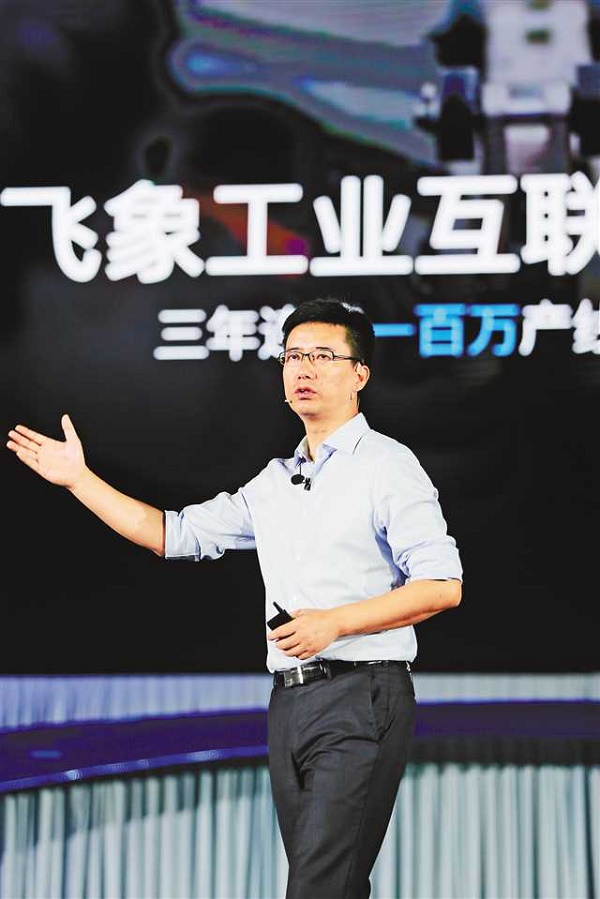2中国社科院研究员：二孩放开后还要鼓励生育吗？.jpg
