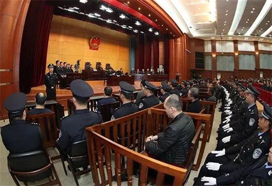 黑龙江省高院审判现场_看图王.jpg