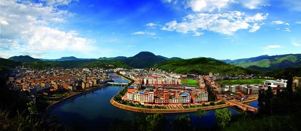 凉山全景1.jpg