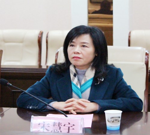3.赤壁市市委常委、宣传部长宋慧宇主持签约会议,(照片人物缩小同市长照片)_副本.jpg