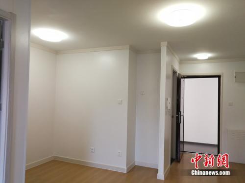 图为北京郭公庄家园(北区)40平米左右公租房的室内。a target='_blank' href='http://www.chinanews.com/' 中新网/a记者 邱宇 摄