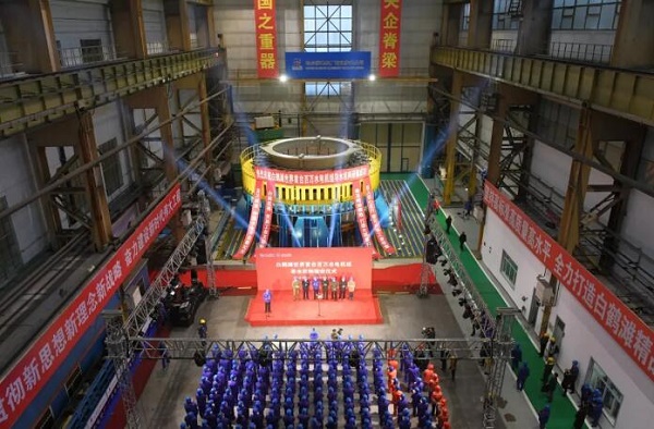 ueol-hnaivxq3371447.jpg