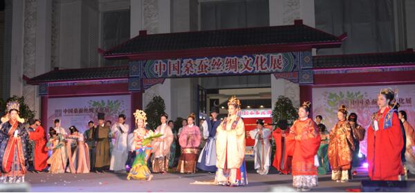 蚕桑文化表演.jpg