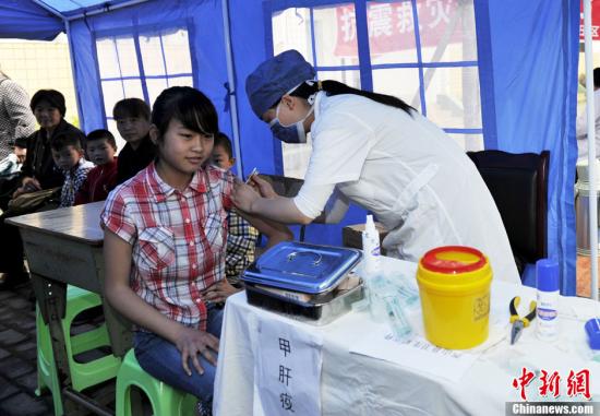 资料图：疫苗接种。a target='_blank' href='http://www.chinanews.com/'中新社/a发 安源 摄