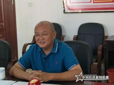 白沙农场公司董事段学俊接受采访(1).jpg