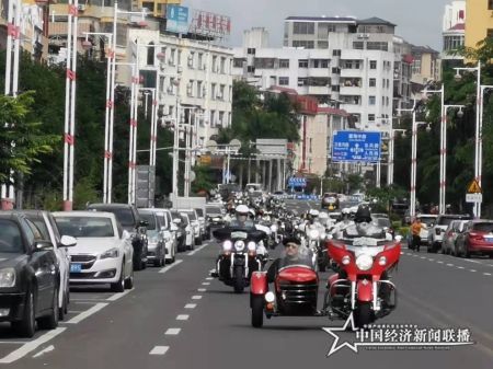 摩托游街一号.jpg
