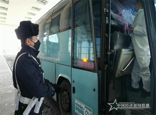 交警1_看图王.jpg
