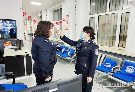 哈二看.jpg