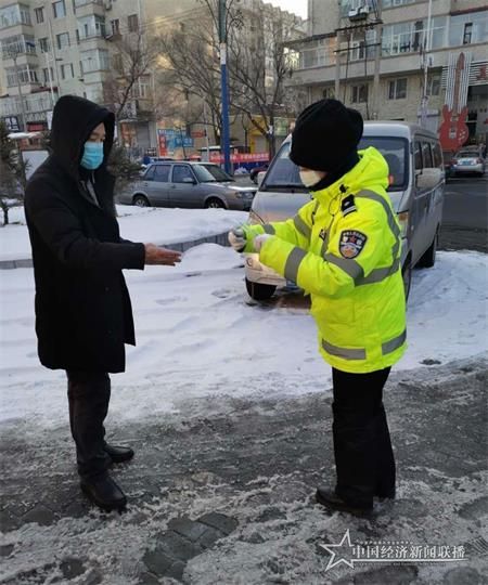 交警李丹6_使用3.jpg