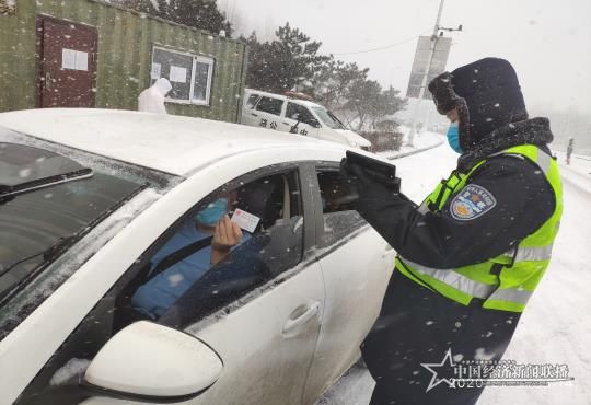 哈局最美雪警5.jpg