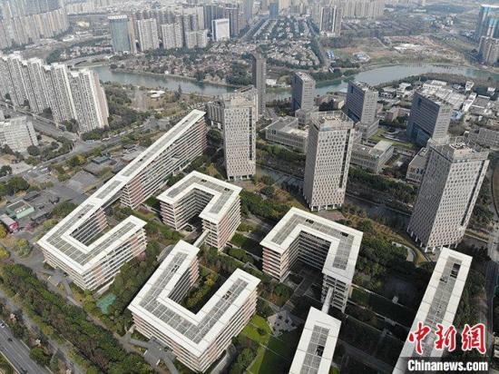 资料图:四川高新区高楼鳞次栉比。 a target='_blank' href='http://www.chinanews.com/'中新社/a记者 张浪 摄 资料图:四川高新区高楼鳞次栉比。 a target='_blank' href='http://www.chinanews.com/'中新社/a记者 张浪 摄