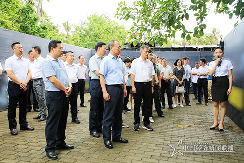 党员干部参观张岳崧故居并聆听先人廉洁事迹.jpg