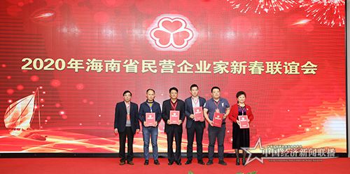 表彰优秀共产党员和入党积极分子000.jpg
