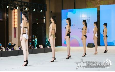 女展示 (1).jpg