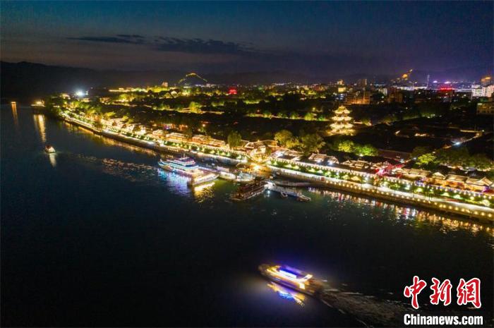 阆中不夜城。阆中市委宣传部供图 阆中市委宣传部供图 摄 阆中不夜城。阆中市委宣传部供图 阆中市委宣传部供图 摄