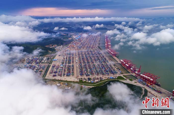 宁波港口一景。沈颖俊 摄

