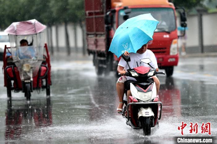 资料图:陕西出现大范围强降雨。张远 摄 资料图:陕西出现大范围强降雨。张远 摄