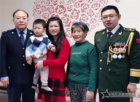 图11 左一李英，左二赵玉莲曾外孙，左三孙丽霞，左四赵玉莲，左五赵玉莲外孙_看图王.jpg