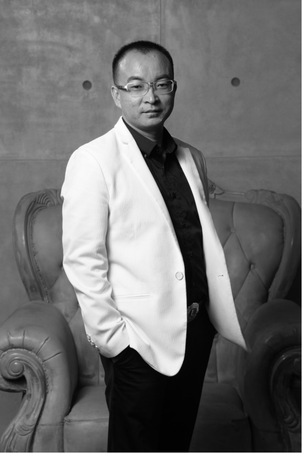 罗正将形象照.png