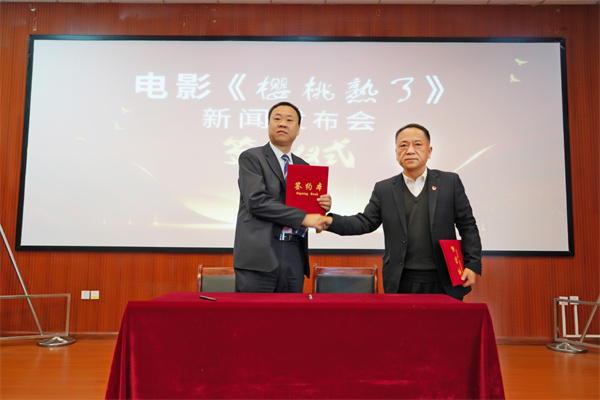 许鹏（左）王胜利（右）.jpg