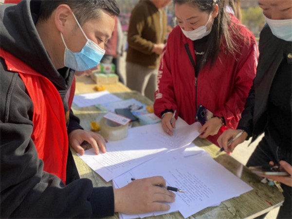 六安市城南镇关田畈社区开展倡导文明养犬，争做文明市民志愿服务活动2.jpg