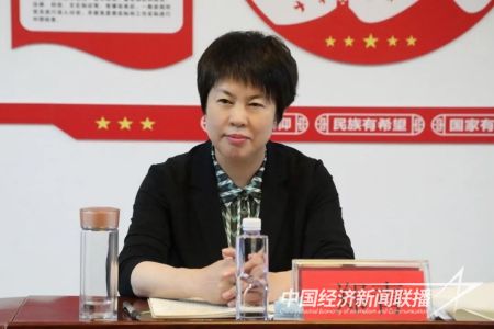 院长调研3).jpg