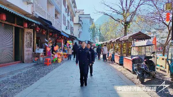 20240218  “春节我在岗”犀溪派出所守护安全在路上2.jpg?v=1708313530