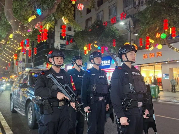 20240221  福安公安巡特警：春节巡防不停歇 守护平安福安城2.jpg